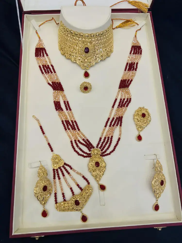 Beautiful gold polish bridle set with mala in real gold look