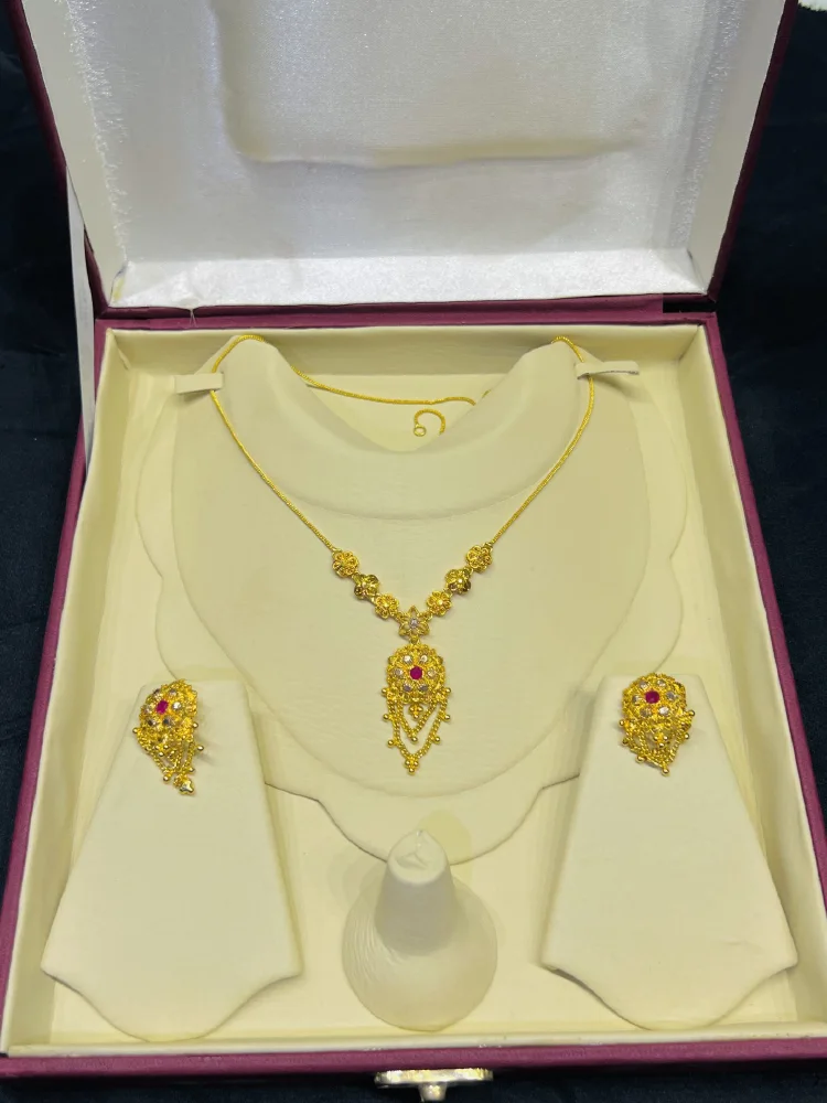 Beautiful  Gold Polish Locket Set  with real gold look