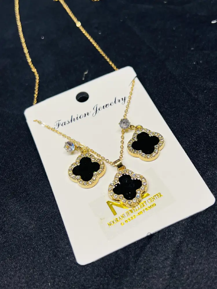 stainless steel clover pendant set