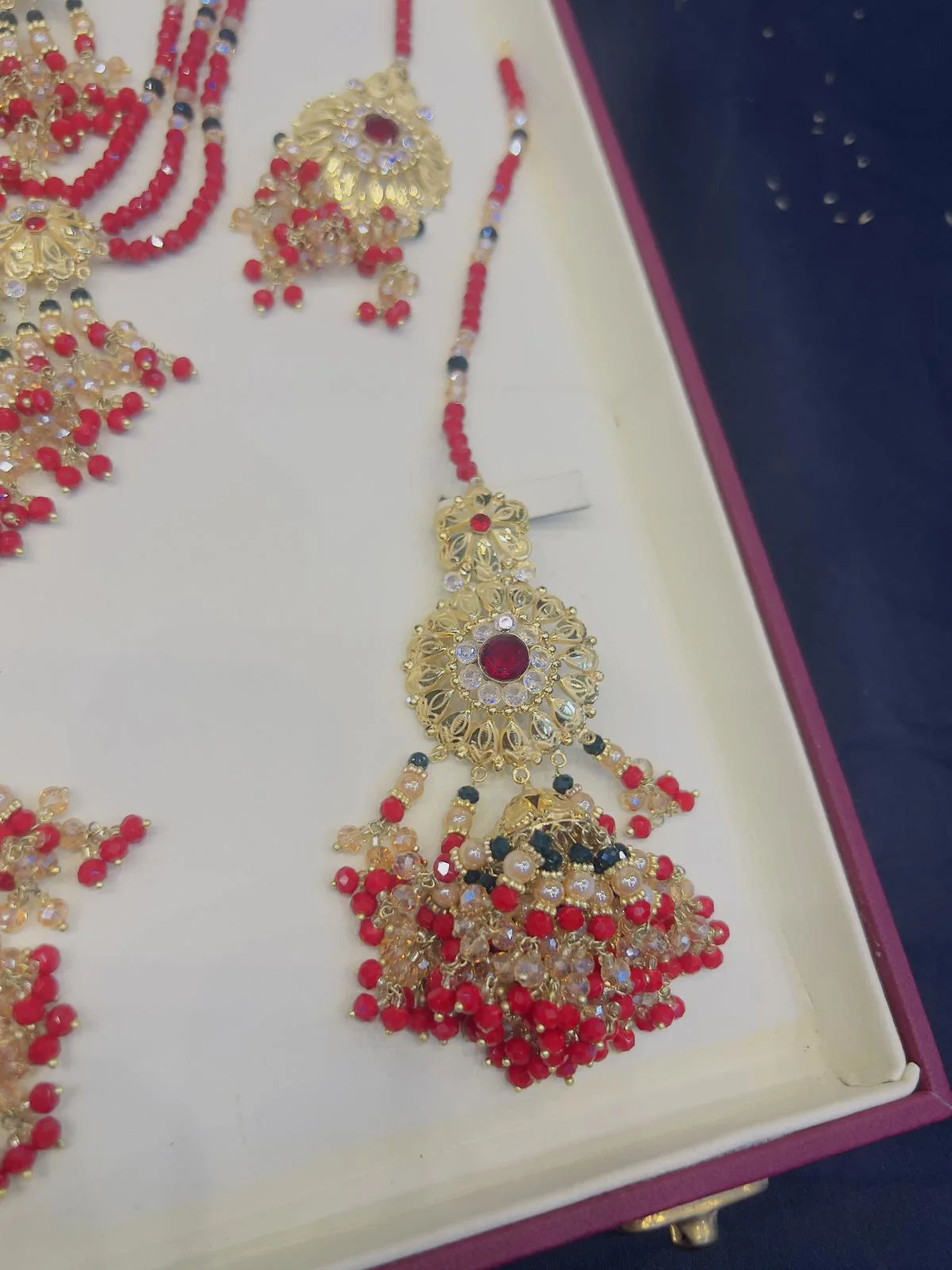 Beautiful gold polish Katmala set with real goldlook