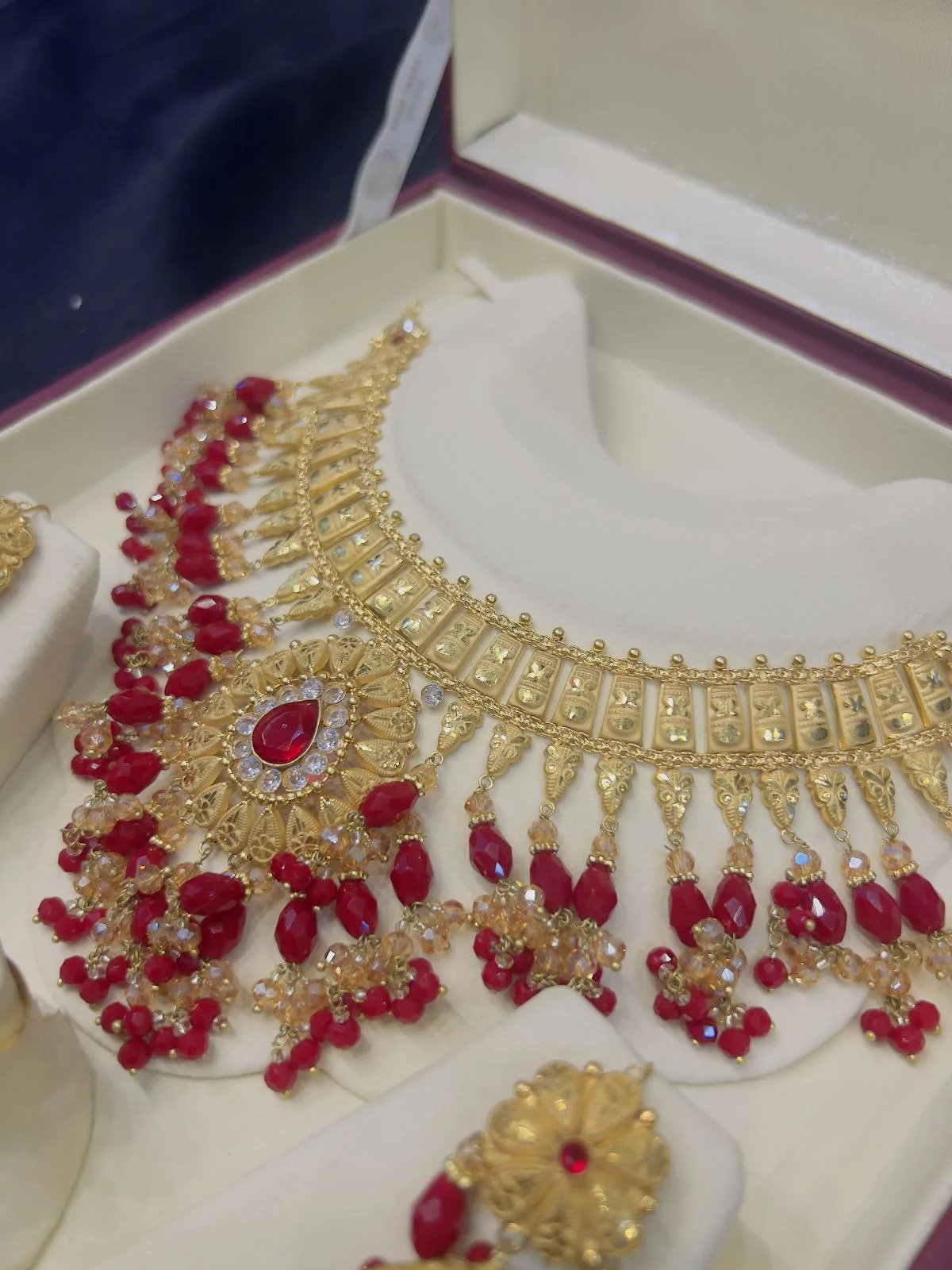 Beautifull Goldpolish necklace set