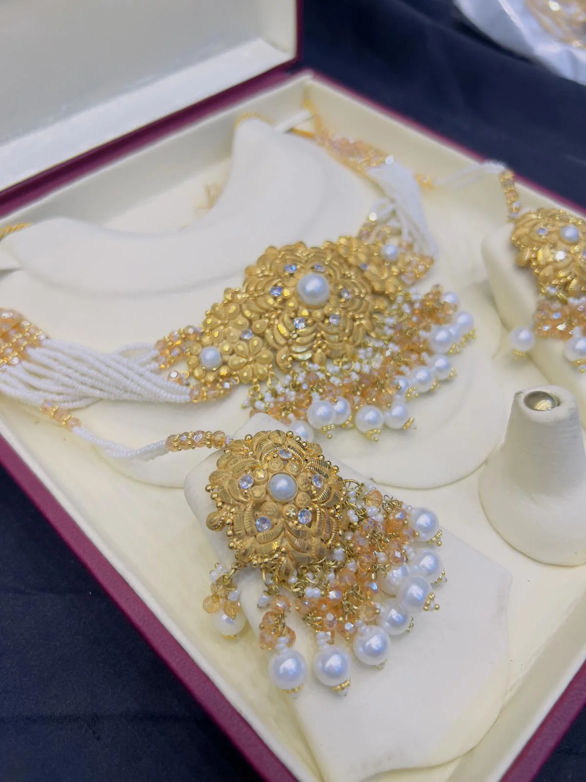 Beautiful gold polish choker set with real goldlook