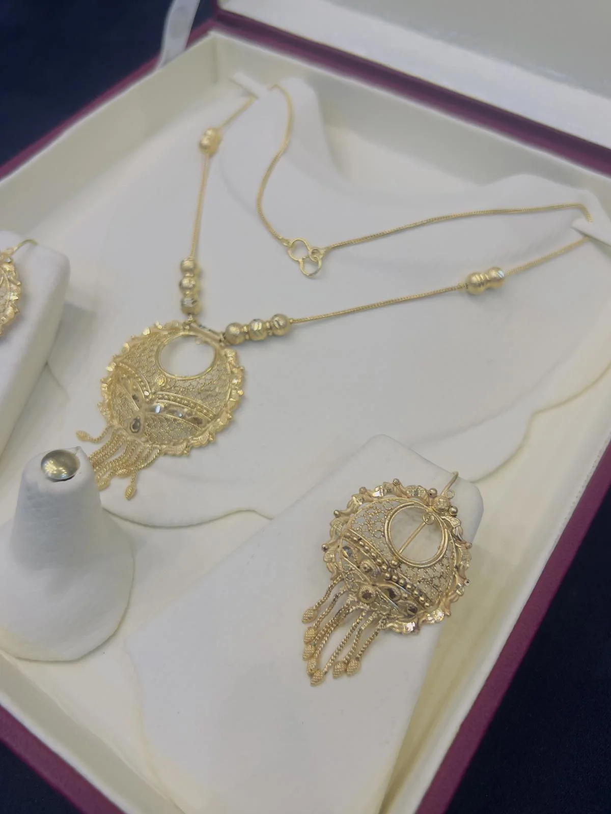 Beautiful gold polish locket set with real goldlook