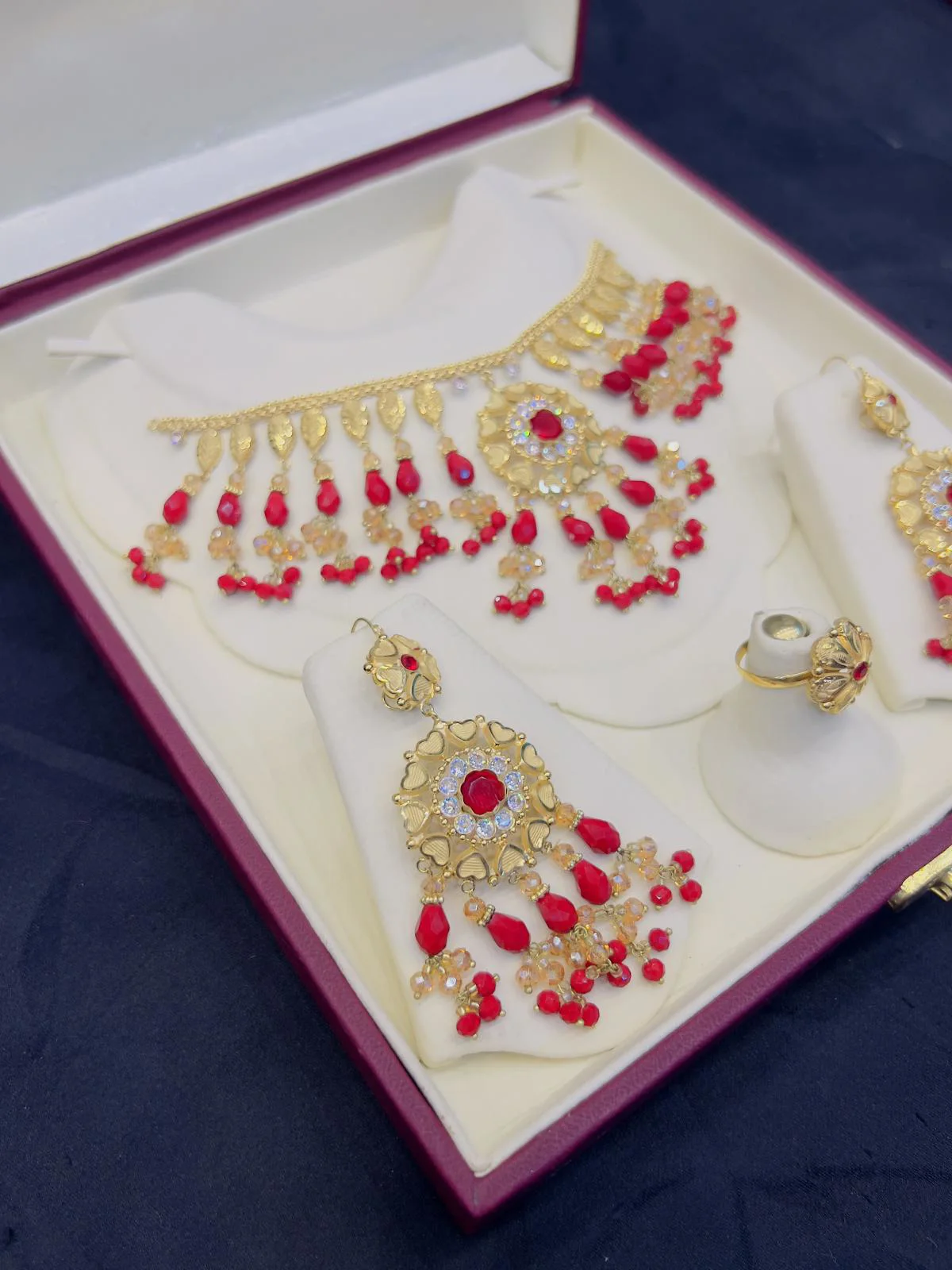 Beautiful gold polish necklace set with real goldlook