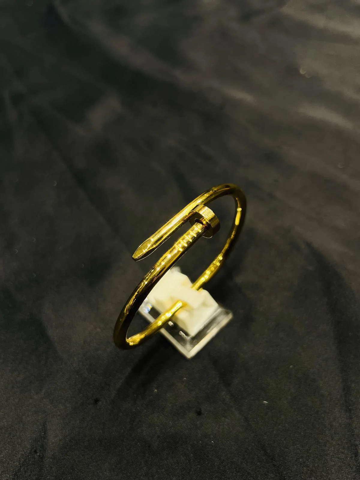Stainless  Steel Luxury Nail Handcuff