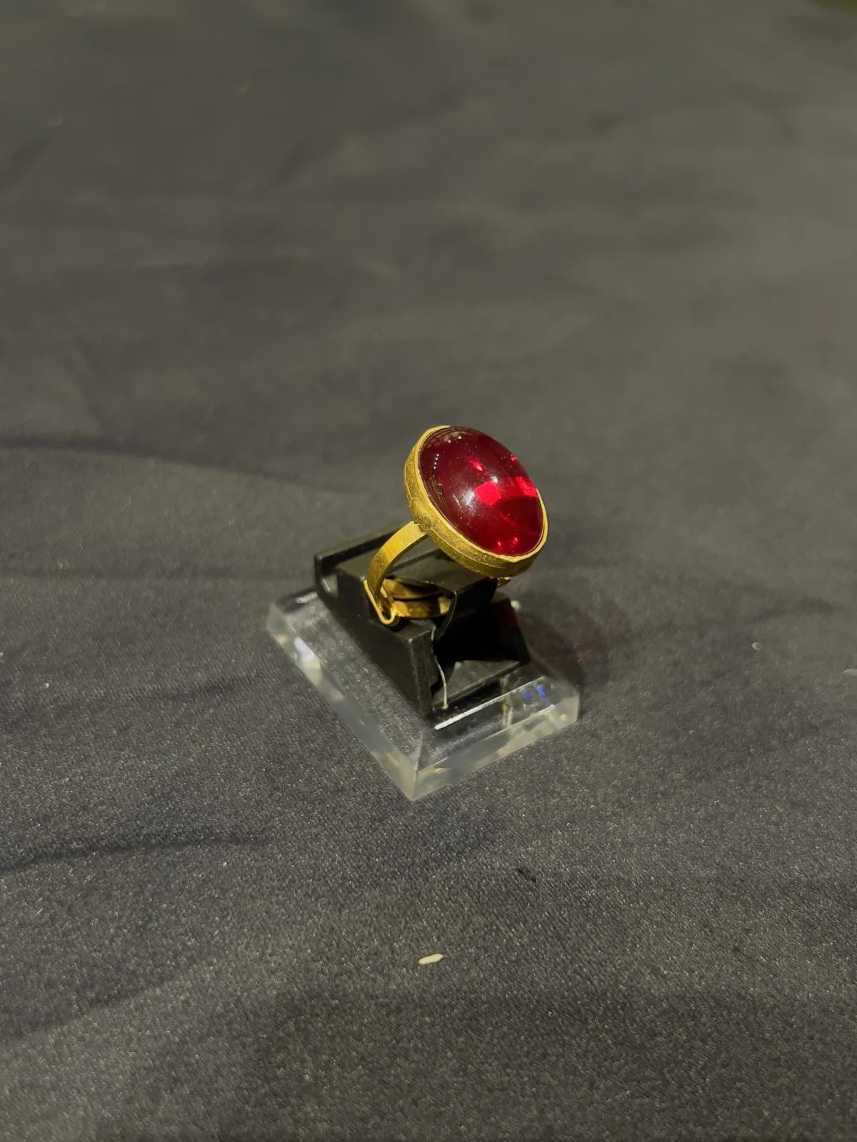 Goldplated adjustable Ring with red stone