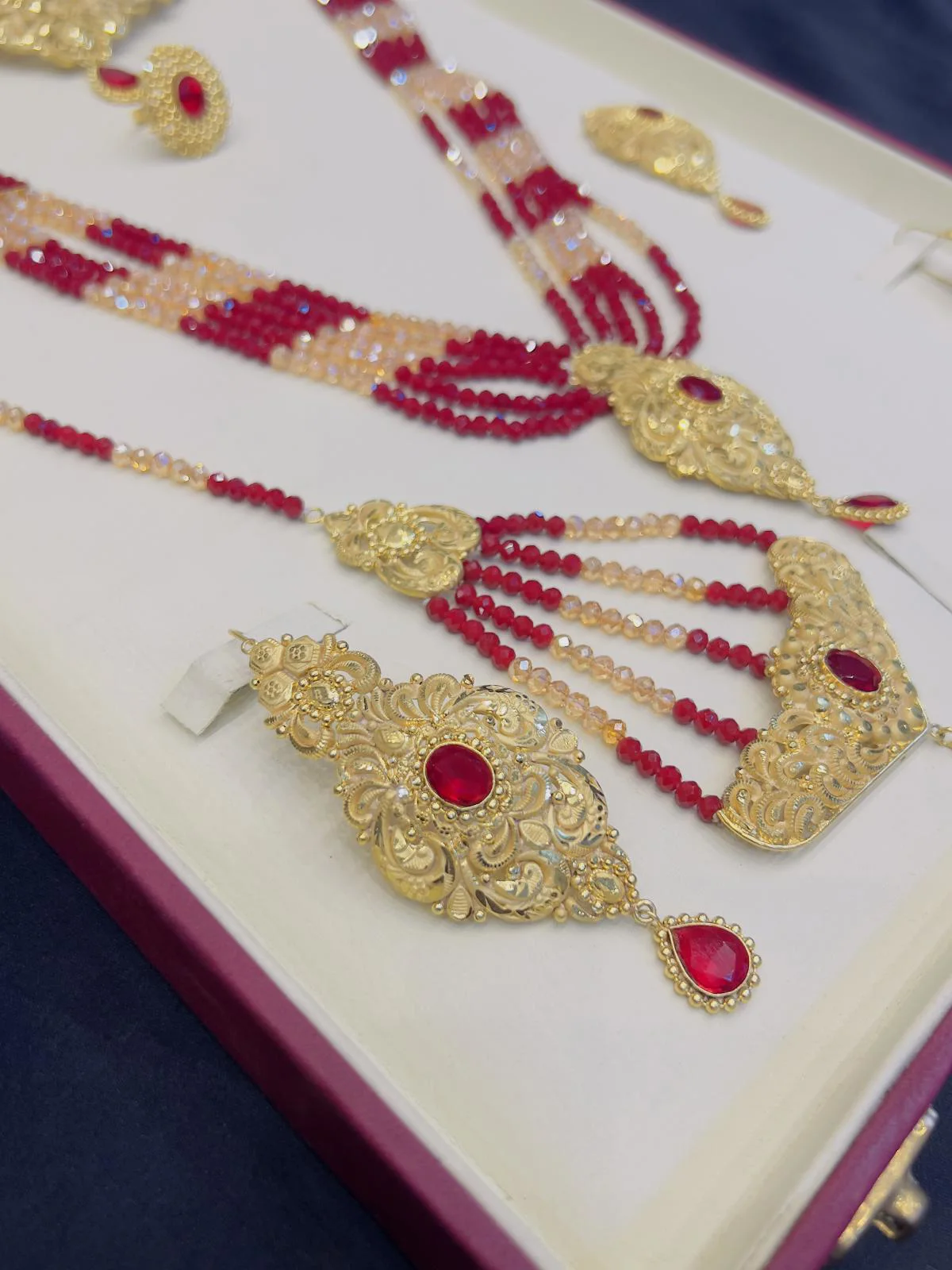 Beautiful gold polish bridle set with mala in real gold look
