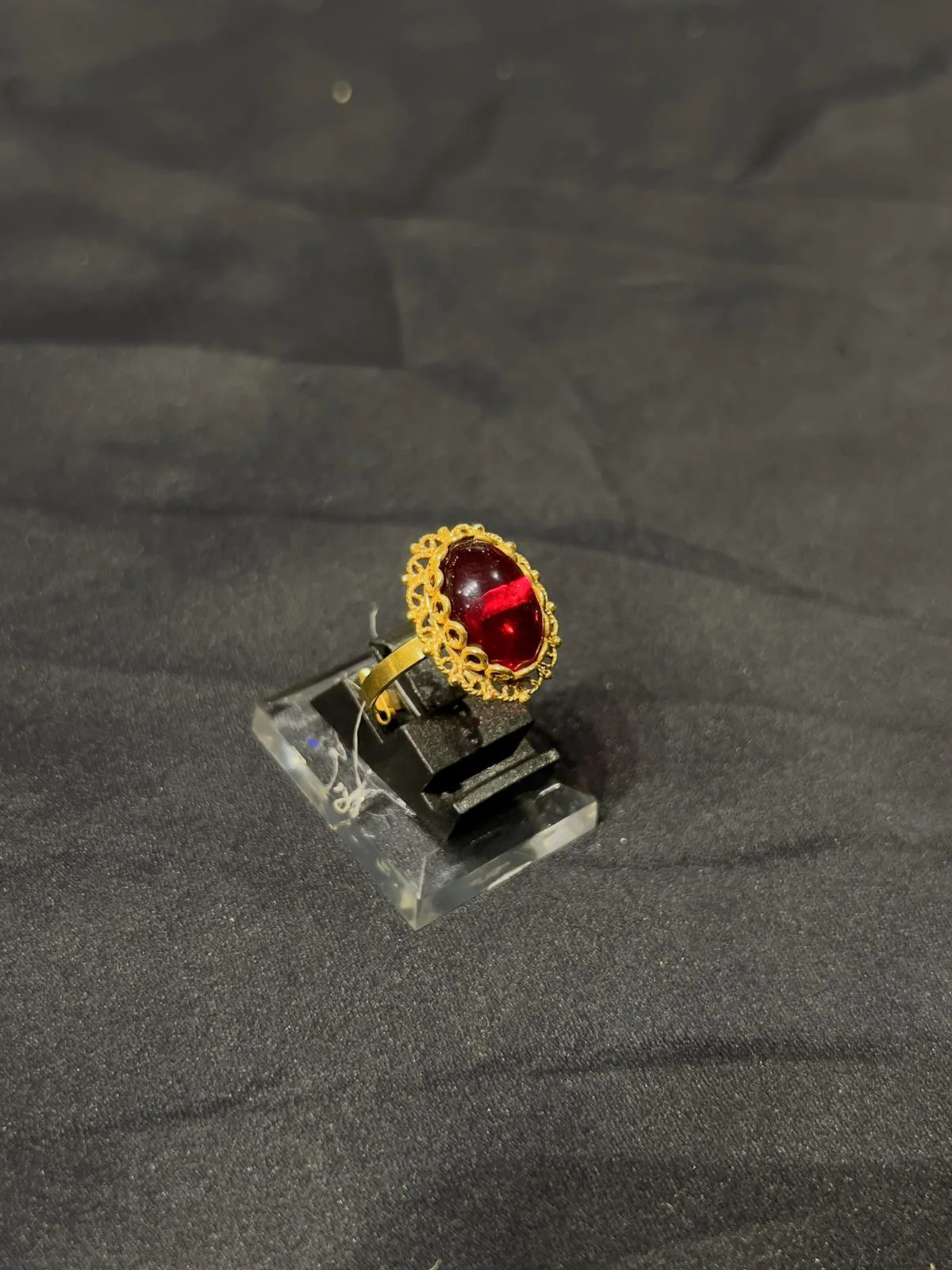 Goldplated adjustable Ring with Red stone 