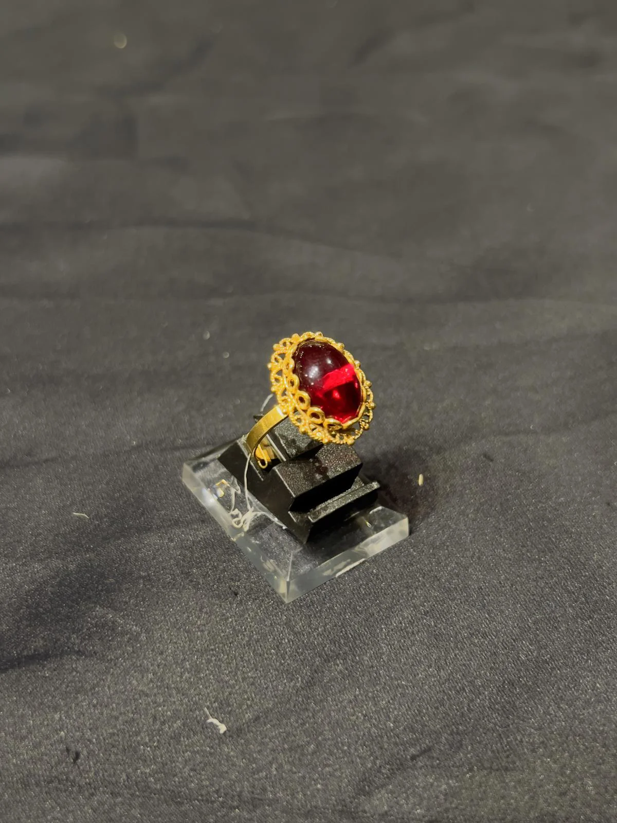 Goldplated adjustable Ring with Red stone 