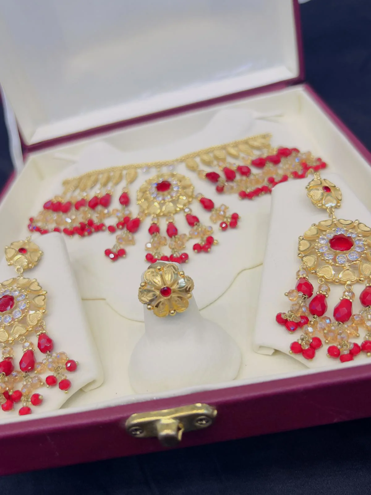 Beautiful gold polish necklace set with real goldlook