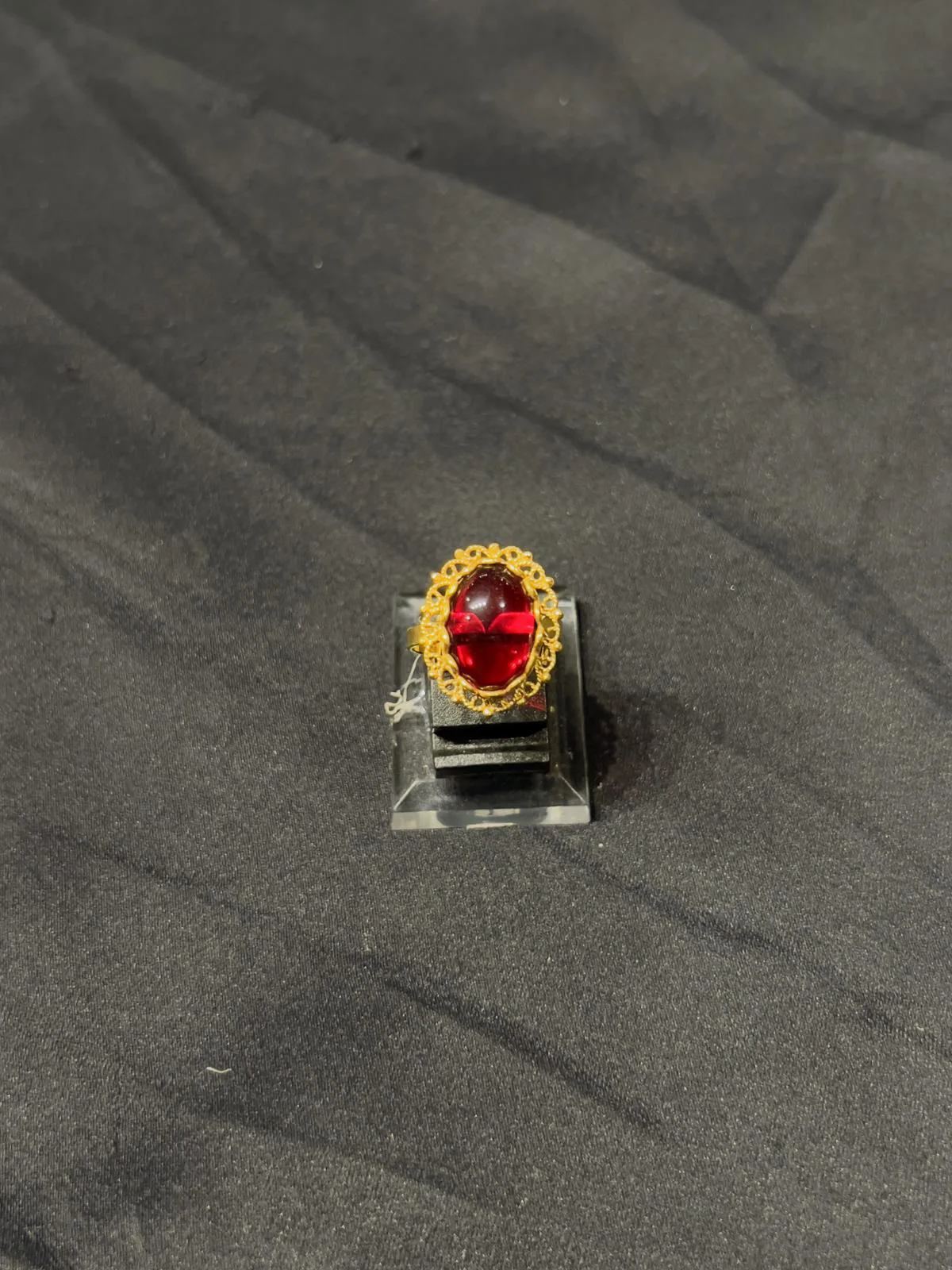 Goldplated adjustable Ring with Red stone 