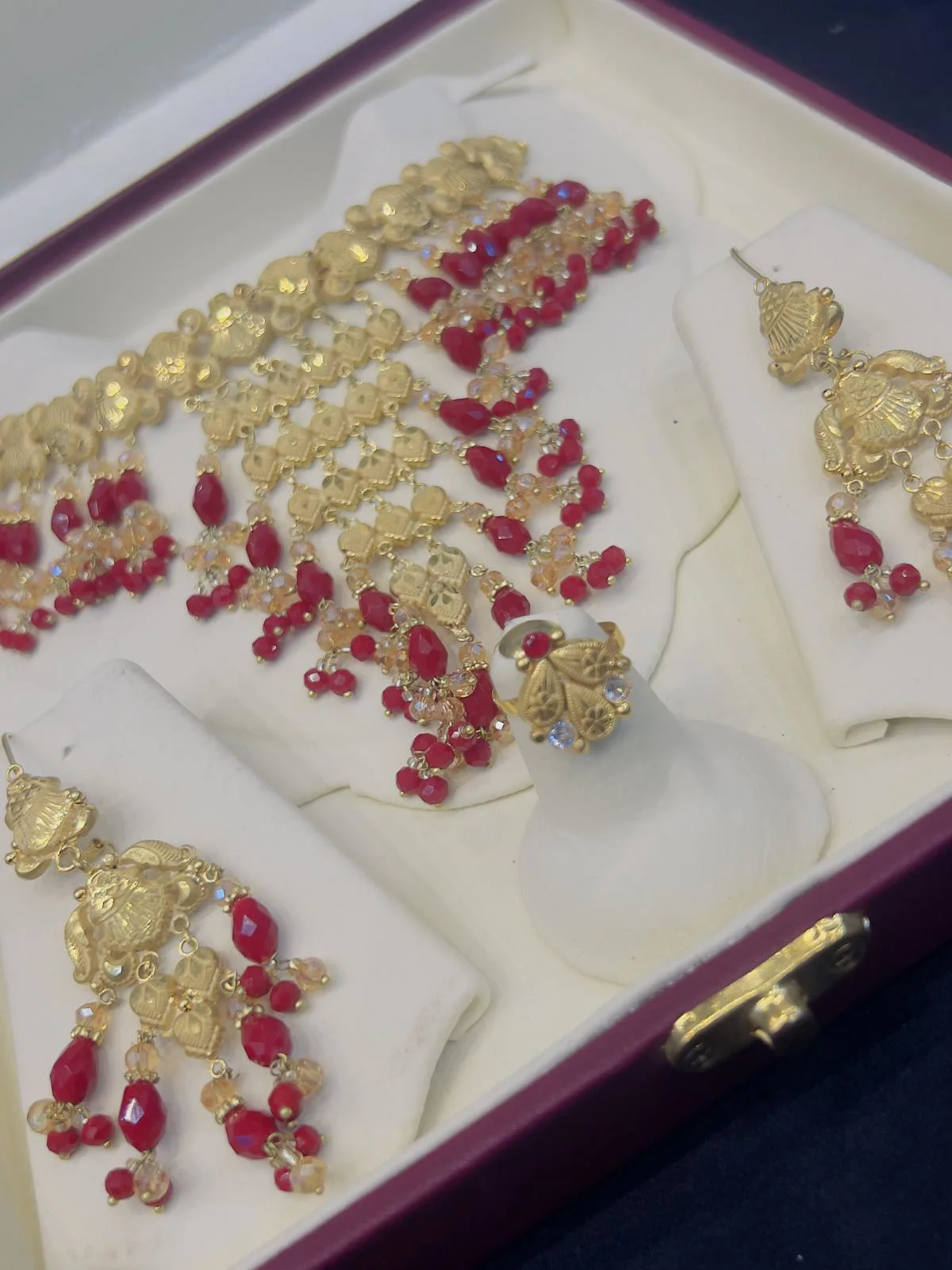 Beautiful gold polish choker set with real goldlook