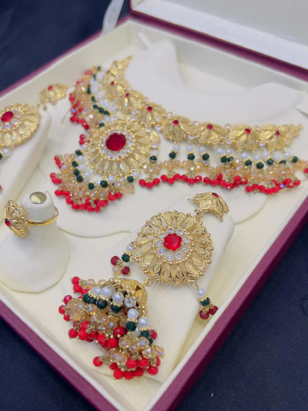 Beautiful gold polish flower necklace set with real goldlook