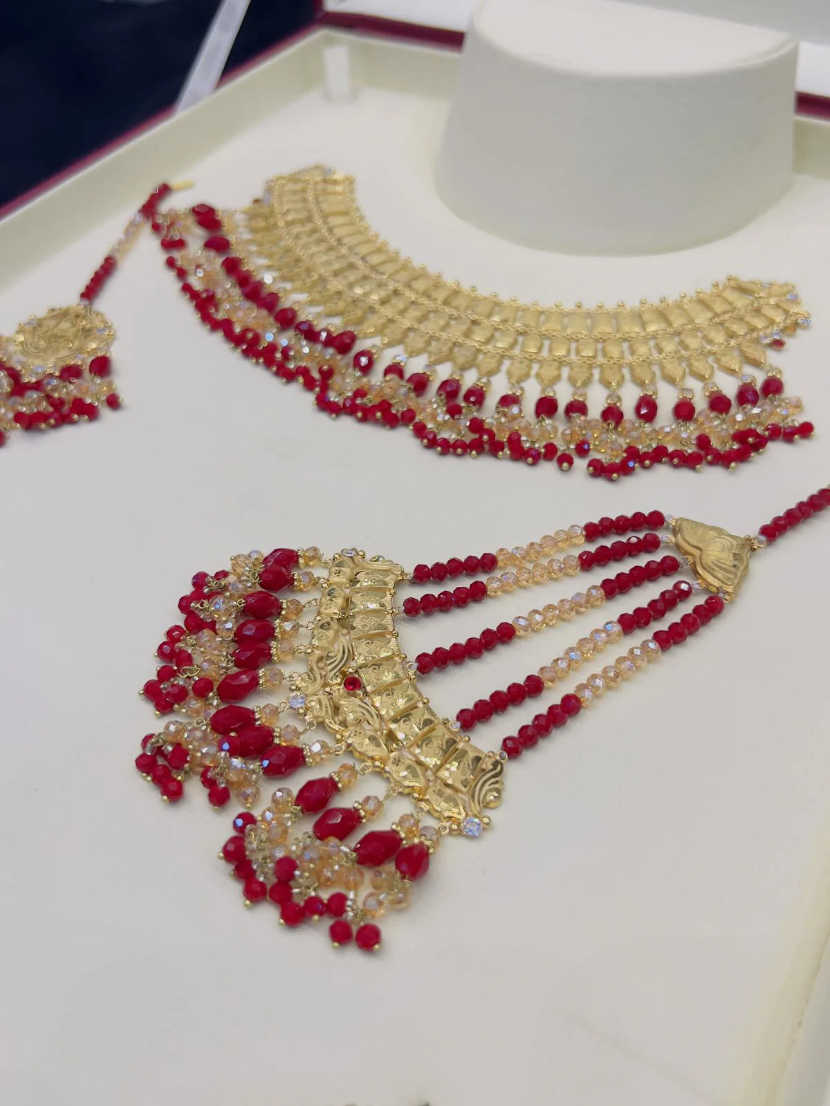 Beautiful bridle  gold polish necklace set with real goldlook