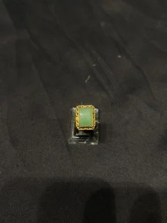 Goldplated adjustable Ring in green stone view 2