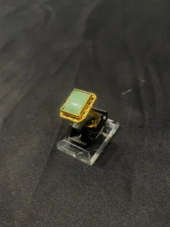 Goldplated adjustable Ring in green stone view 3