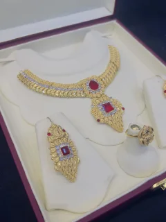 Beautiful gold polish necklace set with real goldlook view 2