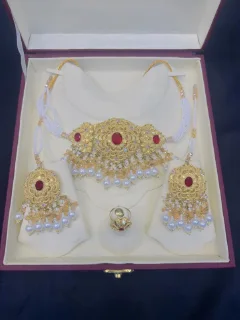 Beautiful gold polish choker set with real goldlook view 1