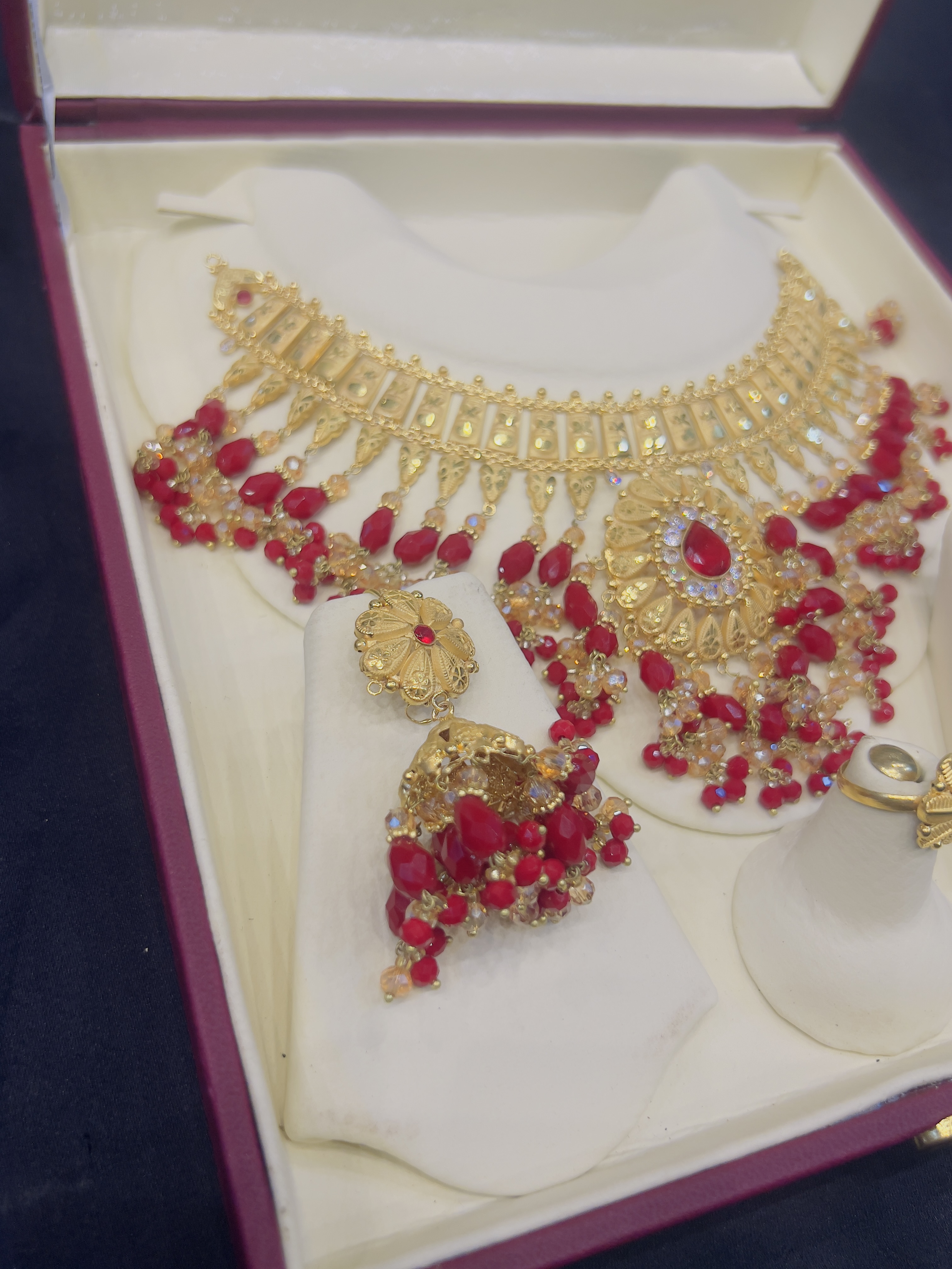 Beautifull Goldpolish necklace set view 3