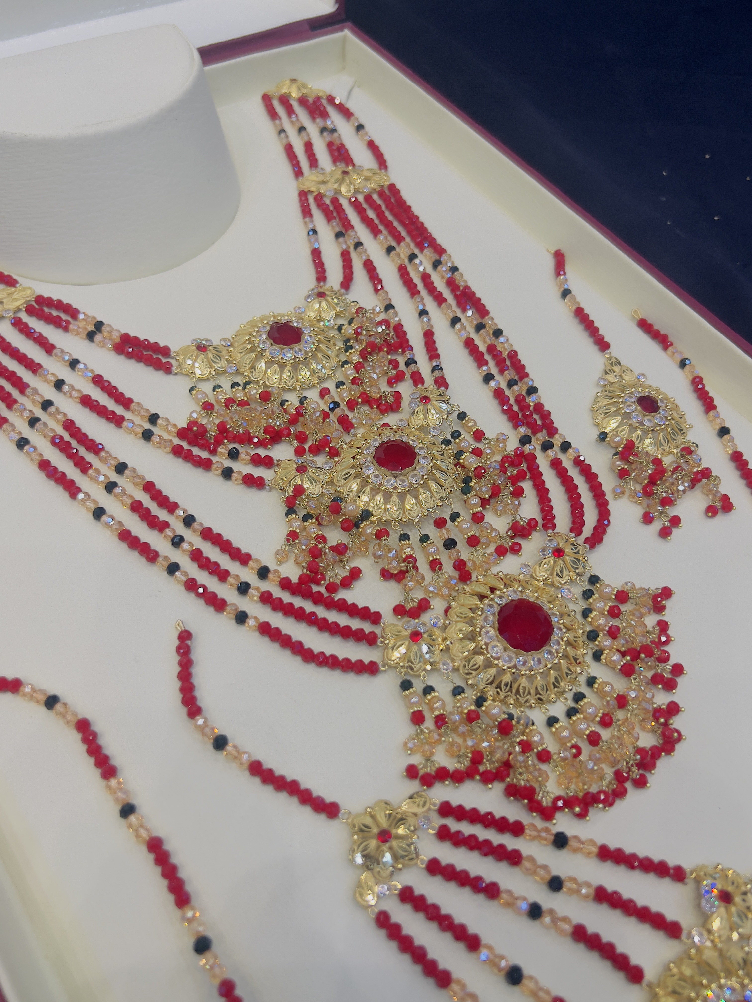 Beautiful gold polish Katmala set with real goldlook view 2