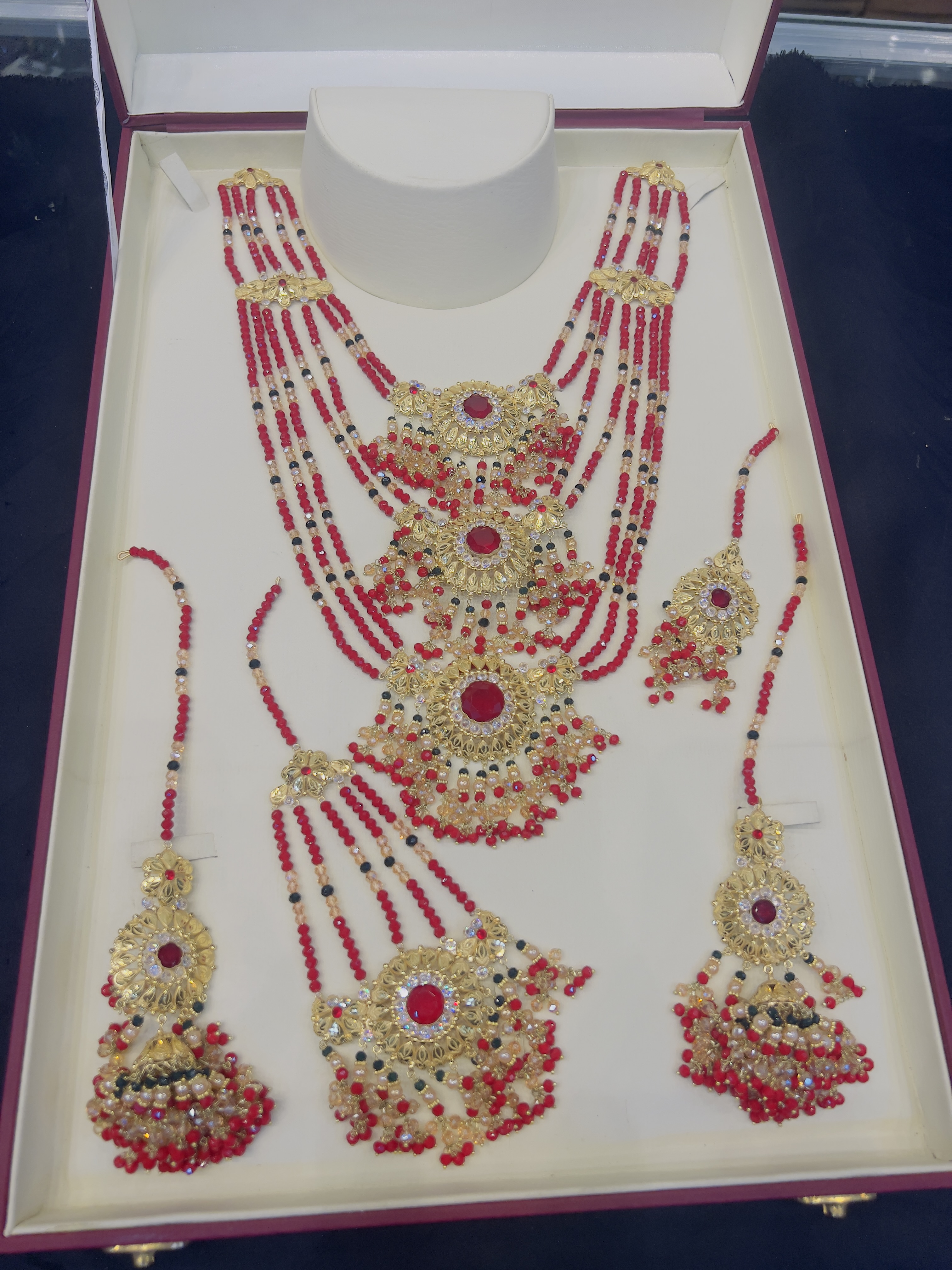 Beautiful gold polish Katmala set with real goldlook